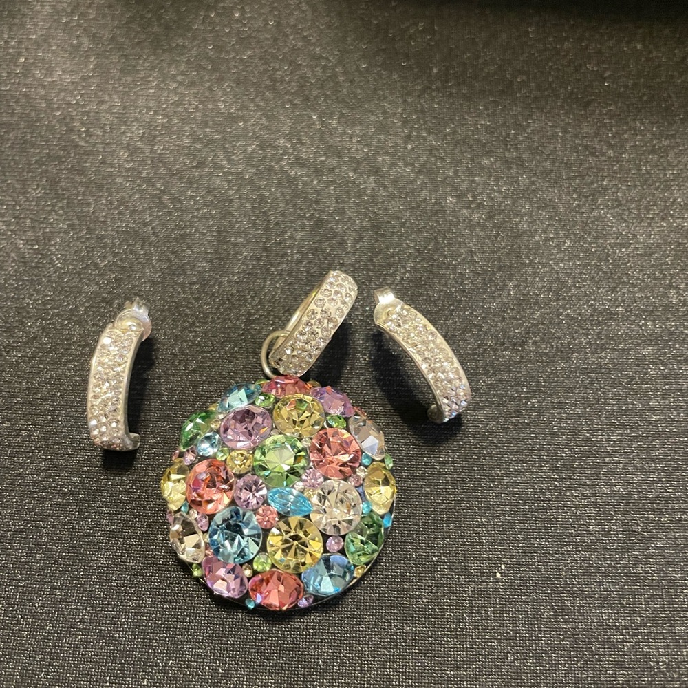 Beautiful, colorful pendant and earrings